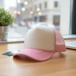 قبعة تروكر شبكية ناعمة - وردي فاتح (Baby Pink) وأبيض كلاسيكي
