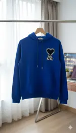 هودي نسائي أزرق ملكي مطرز بقلب، تصميم عصري يضفي لمسة مميزة