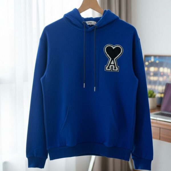 هودي نسائي أزرق ملكي مطرز بقلب، تصميم عصري يضفي لمسة مميزة