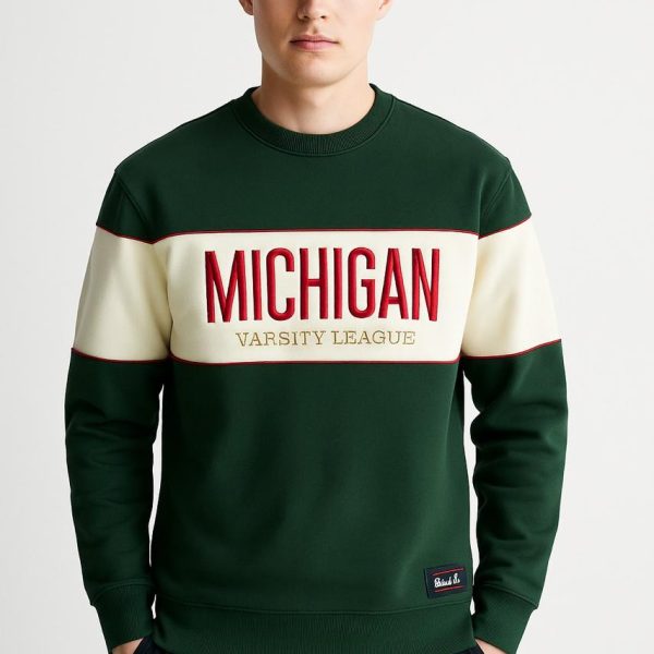 سويتشيرت رجالي أخضر غامق بشريط كريمي مطبوع MICHIGAN VARSITY LEAGUE