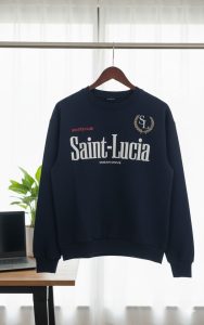 سويتشيرت رجالي كاجوال كحلي بشعار Saint-Lucia 1 WhatsApp Image 2025 11 03 at 10.40.34 AM