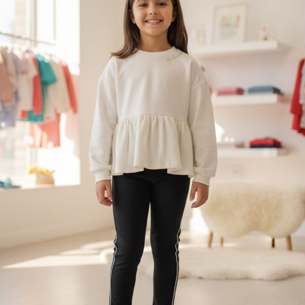 طقم بناتي أنيق من قطعتين، بلوزة بكرانيش وبنطلون ليقنز بخط جانبي لامع، خامة مريحة ناعمة