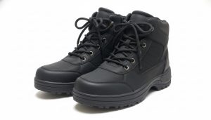 بوت شتوي أطفال مقاوم للماء من الجلد الصناعي، دافئ ومريح لإطلالات الشتاء اليومية 1 WhatsApp Image 2025 11 03 at 3.20.14 PM