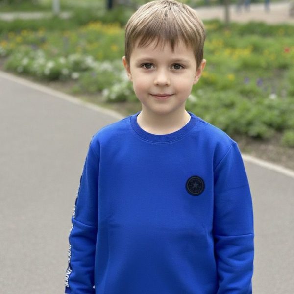 سويتشيرت أطفال، سويتشيرت أزرق، سويتشيرت كاجوال، بلوفر مطرز، ملابس أطفال خريفية، بلوفر أولادي، بلوفر شتوي، ملابس مدرسية