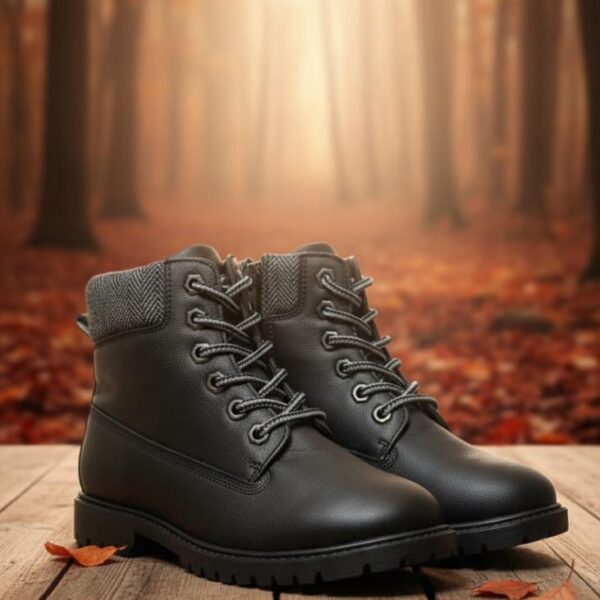 بوت أطفال شتوي جلد أسود مريح وعصري للمغامرات في الطقس البارد