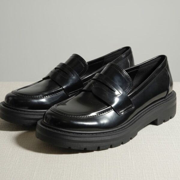 حذاء لوفر نسائي أسود جلد لامع، نعل سميك مريح مانع للانزلاق