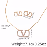 طقم مجوهرات نسائي قلادة وأقراط مجوهرات شرق أوسطية طقم فاخر مجوهرات حفلات إكسسوارات نسائية أنيقة تصميم حرف V