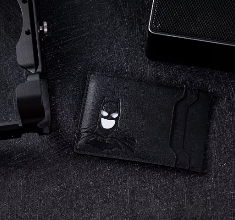 محفظة بانتوم من وارنر برذرز – محفظة PU متعددة الطبقات بحافظة هوية وحامل رخصة قيادة (يونيسكس)