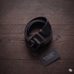 حزام رجالي جلد أسود كلاسيكي بإبزيم معدني مطفي (Matte Black)
