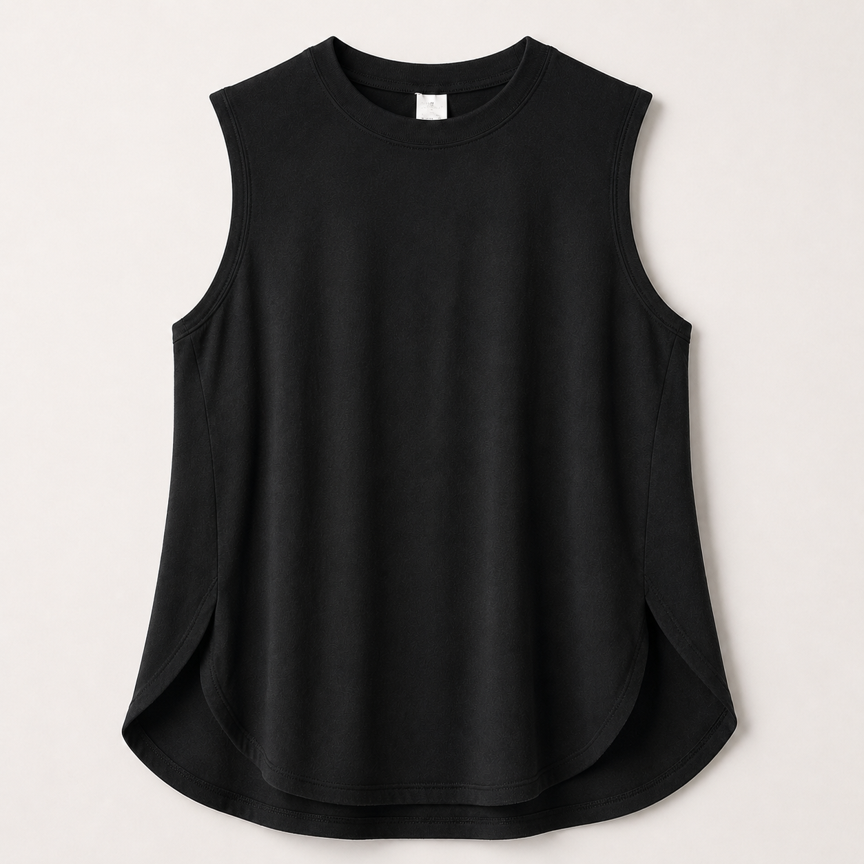 قميص نسائي كاجوال بدون أكمام (Tank Top) باللون الأسود الأساسي قميص نسائي كاجوال بدون أكمام (Tank Top) باللون الأسود الأساسي