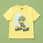 تيشيرت أولاد صيفي "Little Wave Rider" – لون أصفر مشرق مع طباعة "تمساح متزلج" – ماركة R&B – قطن ناعم