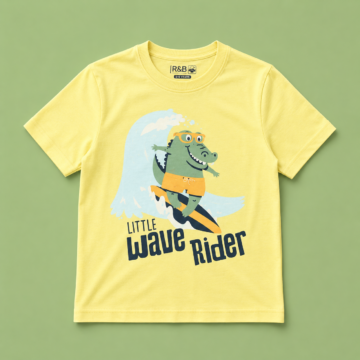 تيشيرت أولاد صيفي "Little Wave Rider" – لون أصفر مشرق مع طباعة "تمساح متزلج" – ماركة R&B – قطن ناعم