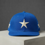 قبعة "النجمة الساطعة" (Star Snapback) – تصميم عصري بحافة مسطحة (متجر تَسَوق)