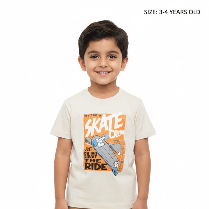 تيشيرت أولاد صيفي "SKATE CREW" – بيج فاتح مع طباعة "سكيت بورد" عصرية – قطن ناعم