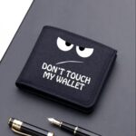 محفظة شبابية "Don't Touch My Wallet" – تصميم عصري ومرح – لون أسود