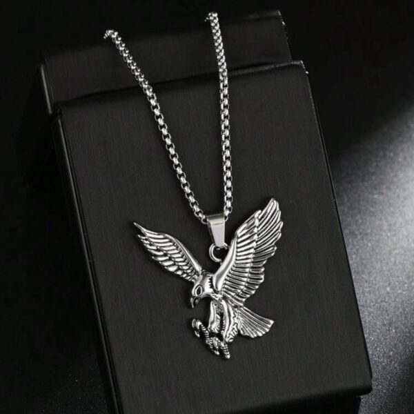 سلسلة "الصقر المحلق" (Eagle Pendant) – تصميم ثلاثي الأبعاد بتفاصيل دقيقة