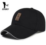 قبعة "إيديكو" الرياضية (Ediko Sport Cap) – تصميم كلاسيكي مع رقعة جلدية – متوفرة باللونين الأسود والأبيض (متجر تَسَوق)