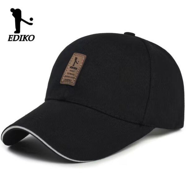 قبعة "إيديكو" الرياضية (Ediko Sport Cap) – تصميم كلاسيكي مع رقعة جلدية – متوفرة باللونين الأسود والأبيض (متجر تَسَوق)