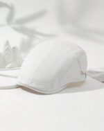 قبعة "الأناقة الكلاسيكية" (Classic Flat Cap) – تصميم بيريه أنيق – متوفرة بالألوان: الأسود، البني، والأبيض (متجر تَسَوق)