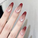 طقم أظافر صناعية (تركيب) بتصميم أومبري متدرج - أحمر ونيود