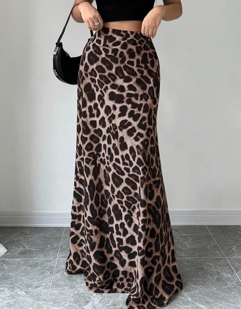 تنورة ماكسي نسائية بنقشة الفهد (Leopard Print) العصرية تنورة ماكسي نسائية بنقشة الفهد (Leopard Print) العصرية