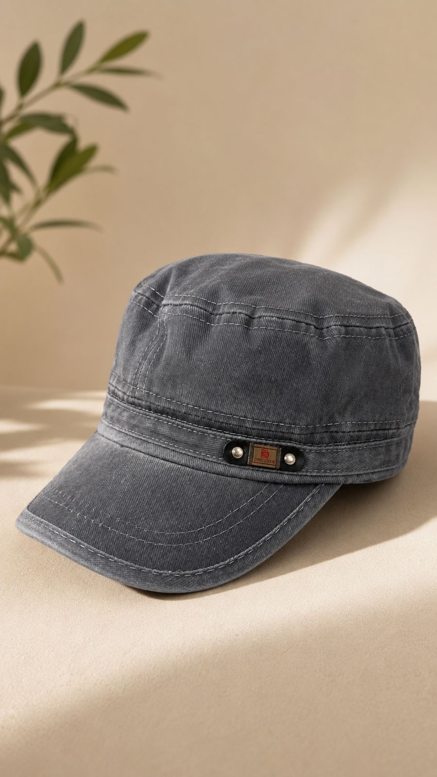 قبعة كاب (Military Cap) كلاسيكية - تصميم عملي بلون رمادي داكن قبعة كاب (Military Cap) كلاسيكية - تصميم عملي بلون رمادي داكن