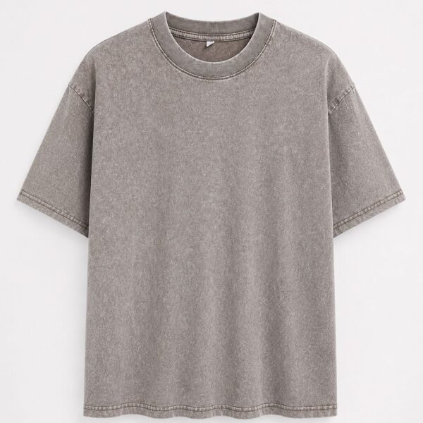 تيشيرت "البيزك المغسول" (Vintage Washed Basic T-shirt) – قصة أوفر سايز وتصميم سادة – لون بني باهت (متجر تَسَوق)