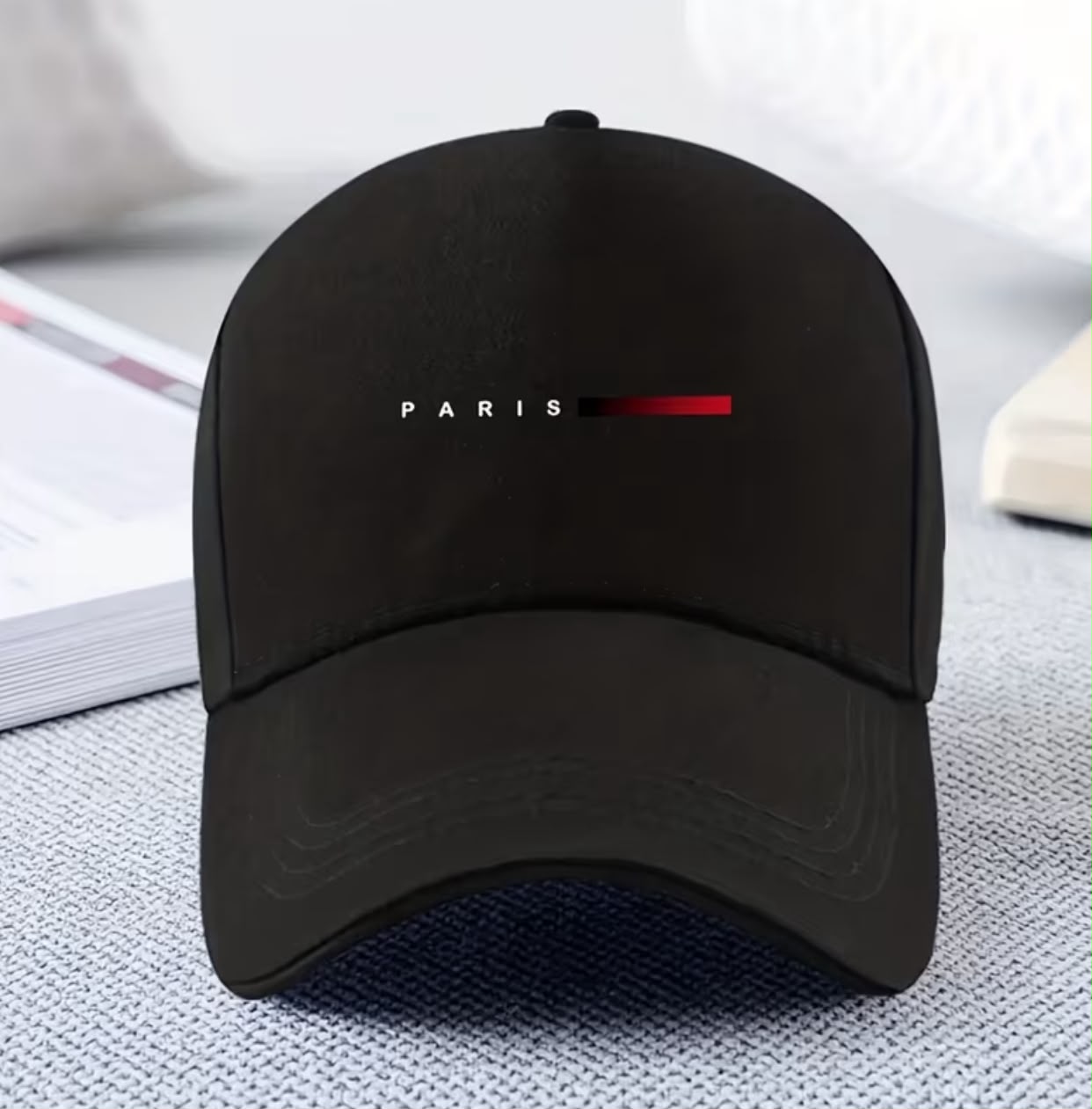 قبعة "سحر باريس" (Paris Chic Cap) – تصميم بسيط مع لمسة لونية – متوفرة باللونين الأسود والأبيض (متجر تَسَوق) قبعة "سحر باريس" (Paris Chic Cap) – تصميم بسيط مع لمسة لونية – متوفرة باللونين الأسود والأبيض (متجر تَسَوق)