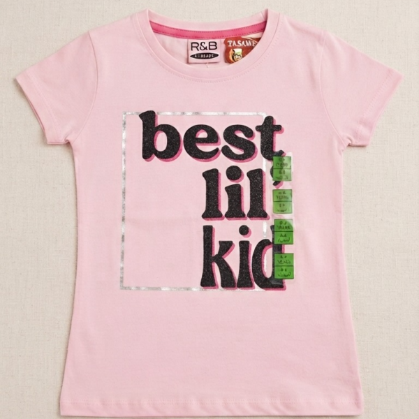 تيشيرت بناتي وردي بتصميم مطبوع "best lil' kid"