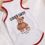 تيشيرت شبكي أبيض للحيوانات الأليفة بتصميم الدب وعبارة Good Day